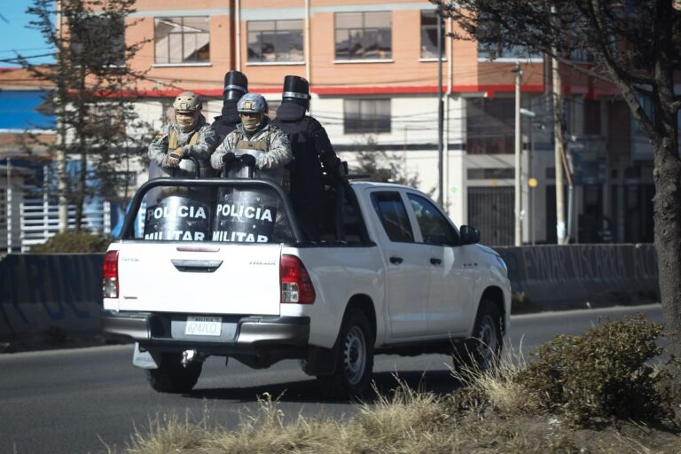 Bolivia despliega a más de 200 policías en su frontera con Brasil tras una ola de violencia propiciada por bandas criminales