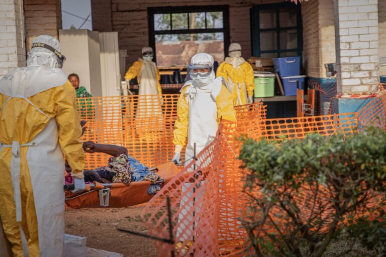 El brote de Ébola en Congo es ya el más mortífero en la historia del país: deja más de 2.300 muertos hasta ahora