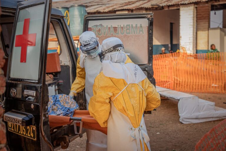 El brote de Ébola en el Congo ya deja más de 2.060 fallecimientos después de registrarse 4.449 casos de la enfermedad