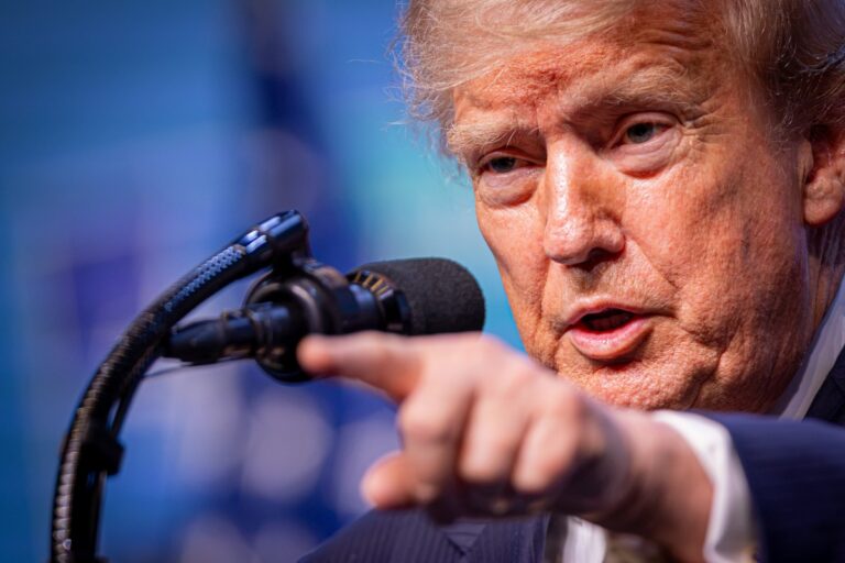 Trump recuerda que en la era Biden EEUU sufrió varios episodios de invasión migratoria como el de Ceuta: «Fue así cada día en nuestro país»