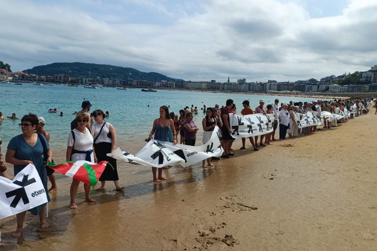 Víctimas del terrorismo documentan 33 actos de apoyo a presos de ETA vinculados a las fiestas de verano de País Vasco y Navarra