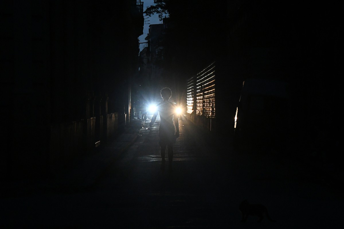 El sistema eléctrico de Cuba vuelve a colapsar tras sufrir un mega apagón el fin de semana