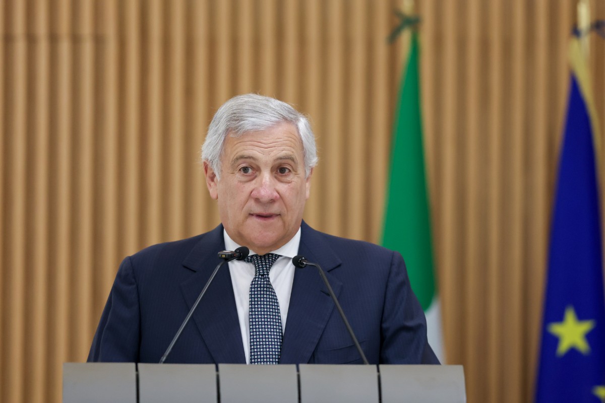 Tajani defiende la exclusión de España del acuerdo Schengen tras la invasión migratoria en Ceuta: «Se ajusta a los tratados y es correcta»