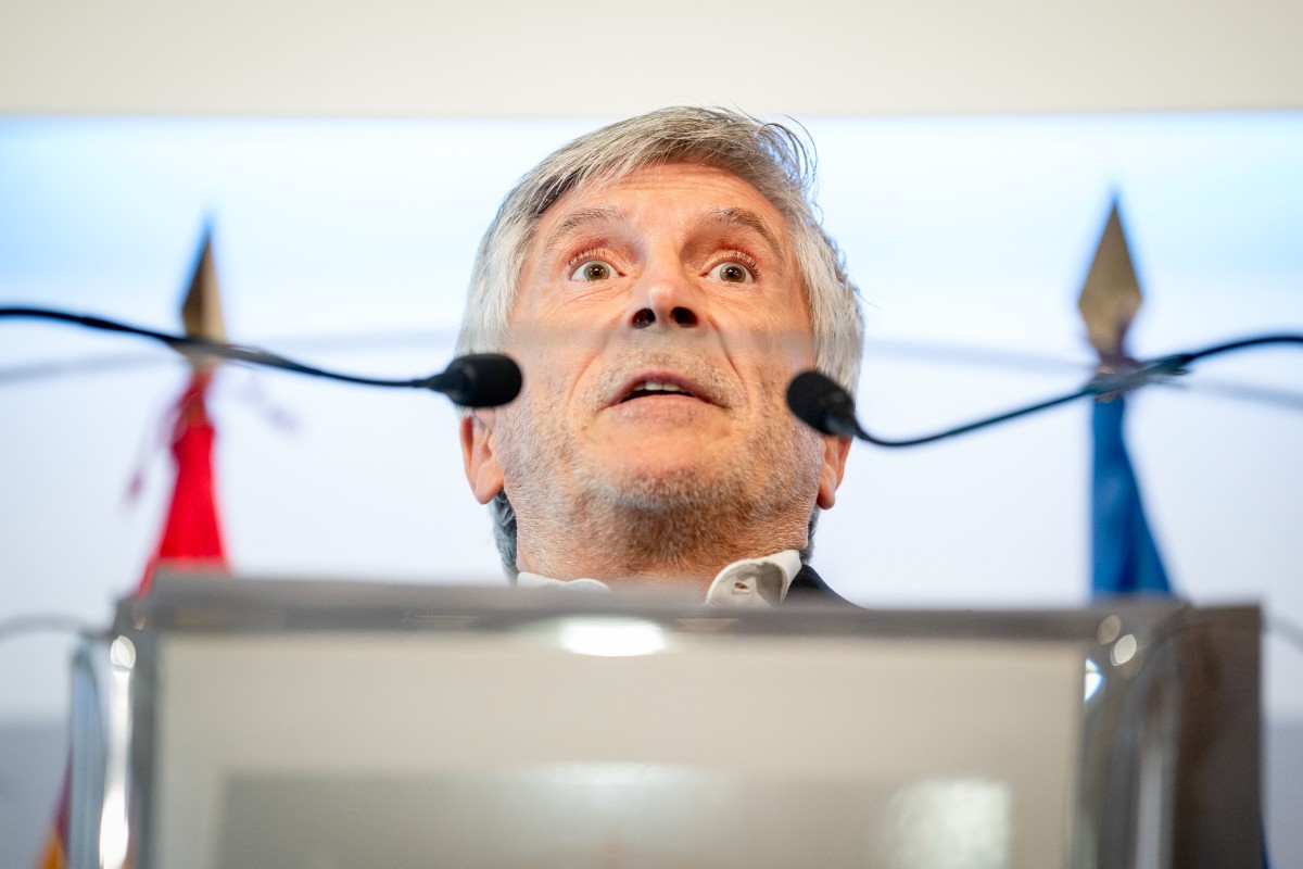Marlaska condecoró a ocho altos cargos de la inteligencia marroquí semanas antes de la invasión de Ceuta