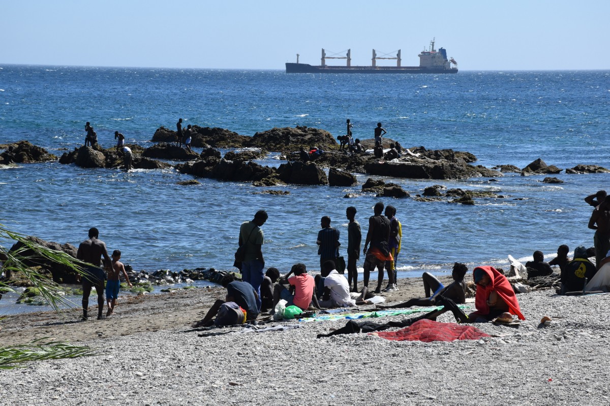 El número de menas albergados en Ceuta asciende a 1.017 tras la invasión migratoria: «El sistema está desbordado»