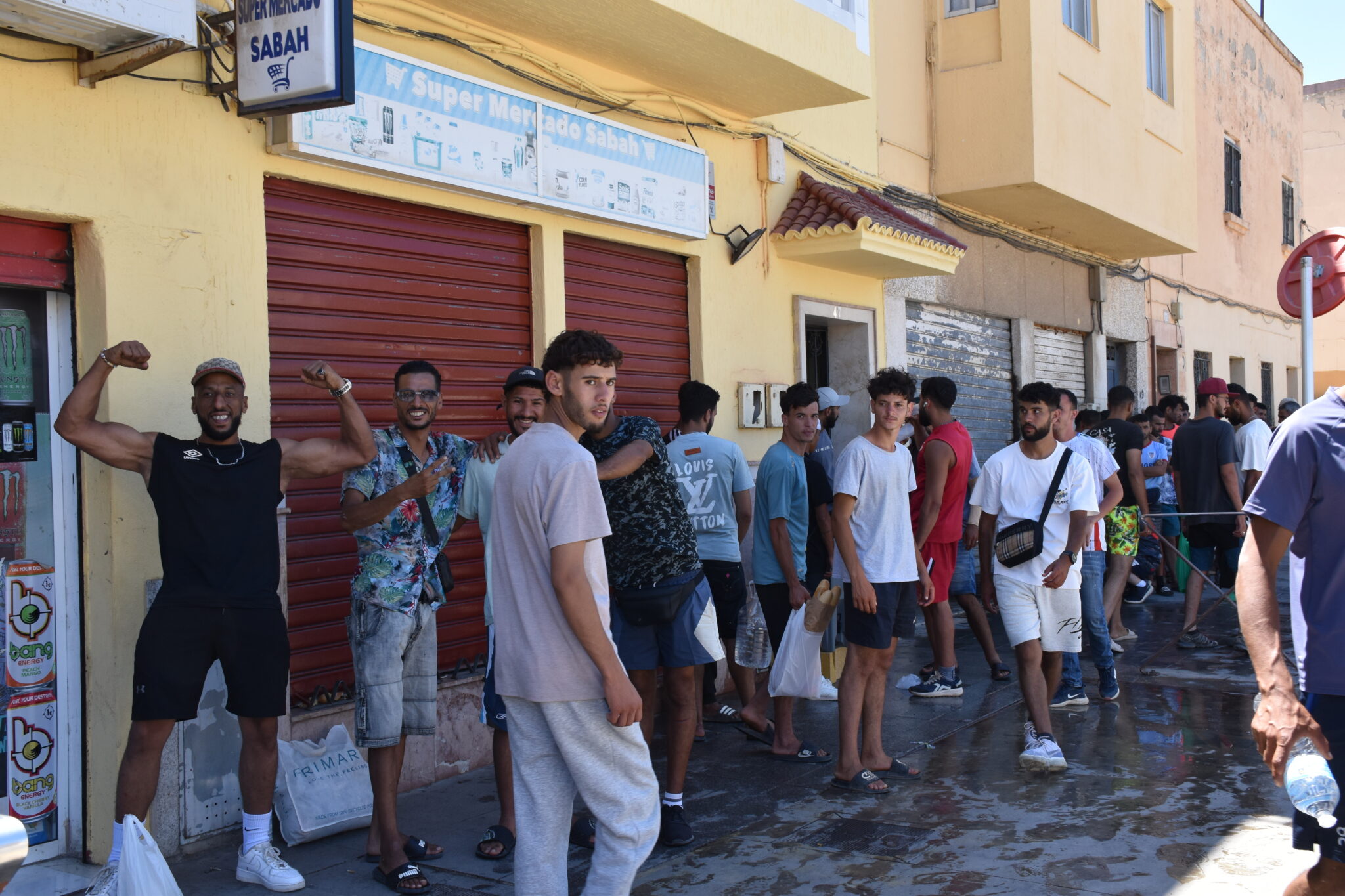 El Gobierno de Sánchez envía otros 6,5 millones a Ceuta para atender a los inmigrantes ilegales que llegaron durante la invasión