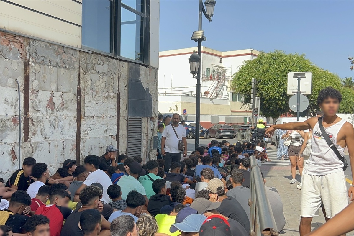 Los Servicios de información de la Policía detectan delincuentes, yihadistas y agresores sexuales entre los inmigrantes ilegales que han entrado en Ceuta