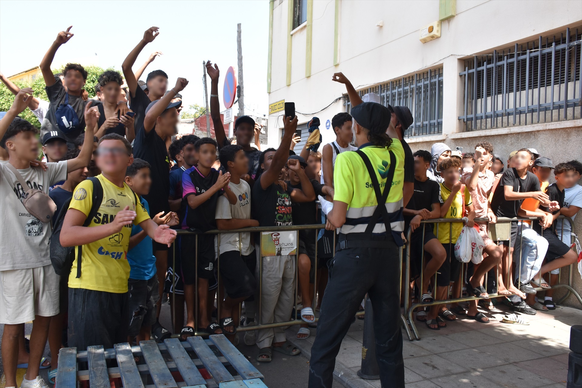 Ascienden a 19 el número de violaciones perpetradas contra mujeres en Ceuta tras la invasión de 80.000 inmigrantes ilegales y ya hay víctimas españolas