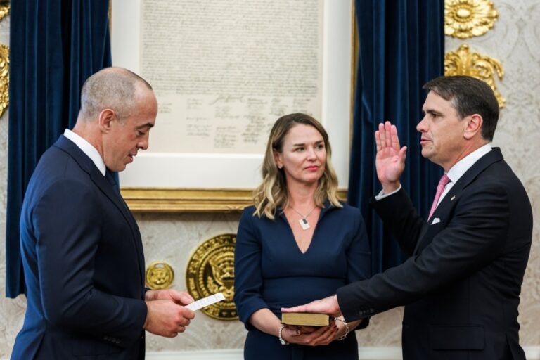 El abogado Todd Blanche asume formalmente como nuevo fiscal general de los Estados Unidos