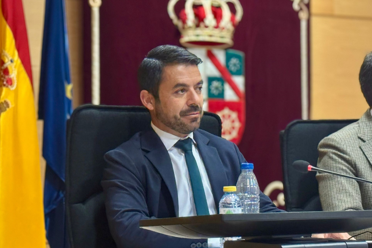 VOX denuncia que el Servicio de Salud de Castilla-La Mancha contrata a médicos extracomunitarios sin títulos homologados 