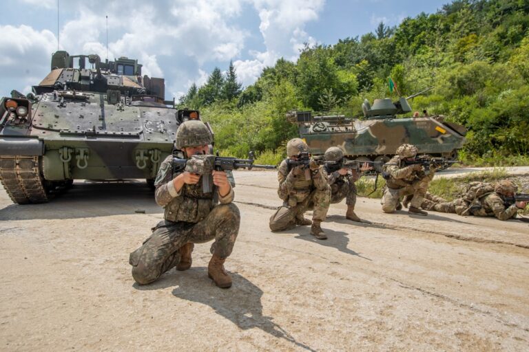 Corea del Sur anuncia un acuerdo con EEUU para reducir las maniobras militares conjuntas en curso