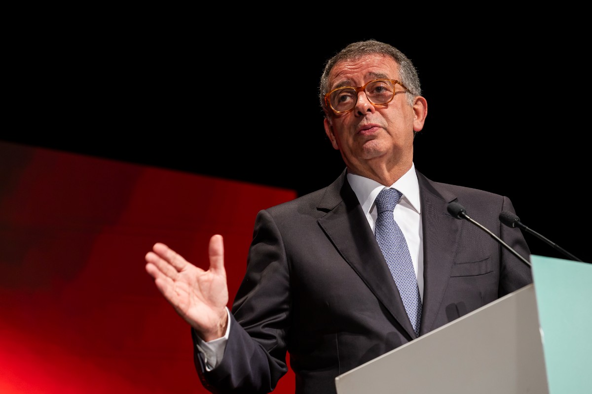 El presidente de Portugal promulga una reforma que acelerará la expulsión de inmigrantes ilegales del país