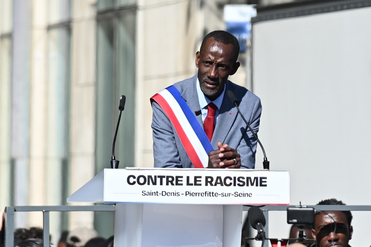 El alcalde musulmán y de extrema izquierda de Saint Denis (Francia), investigado por malversación y enriquecimiento ilícito
