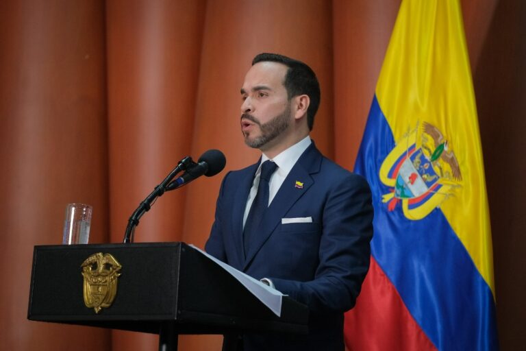 De la Espriella reitera que implementará una política de mano dura contra la guerrilla: «Son terroristas y así los vamos a tratar»