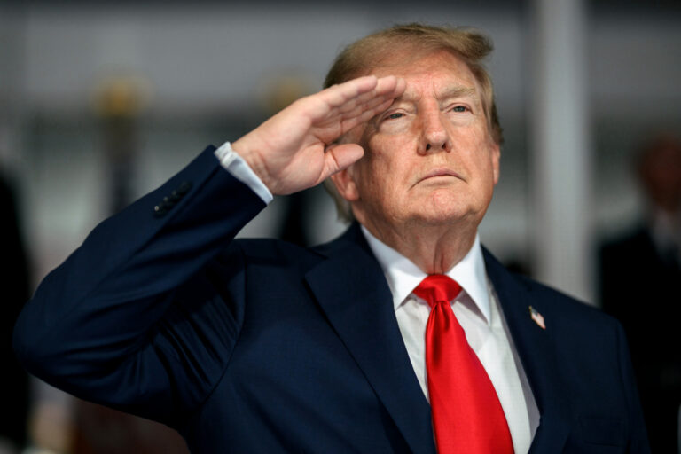 Trump cumple su promesa: ICE bate récords, 1,6 millones de inmigrantes tienen orden de expulsión y las deportaciones se aceleran en EEUU