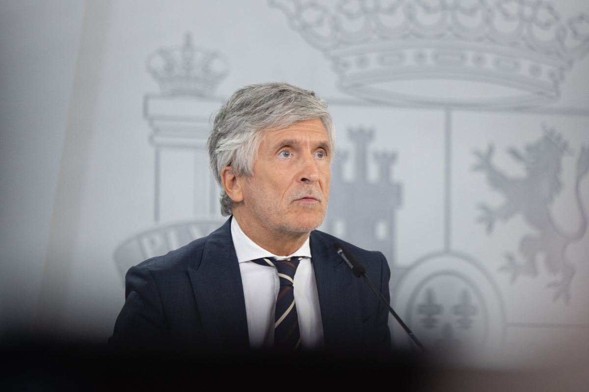Marlaska reconoce que hubo alertas por una «mayor entrada» de inmigrantes antes de la invasión a Ceuta pero las atribuyó al «verano»
