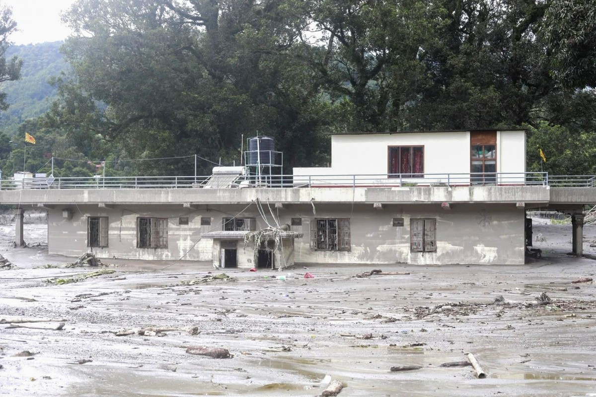 Ascienden a 390 los muertos en medio de las inundaciones por la riada en Nepal
