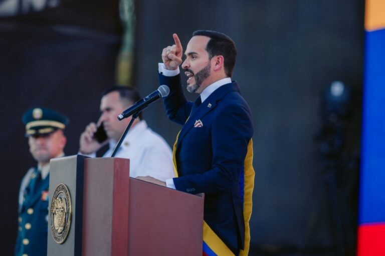 De la Espriella augura una nueva etapa para Colombia signada por una «regeneración nacional»: «Comienza el tiempo del orden, la autoridad y la libertad»