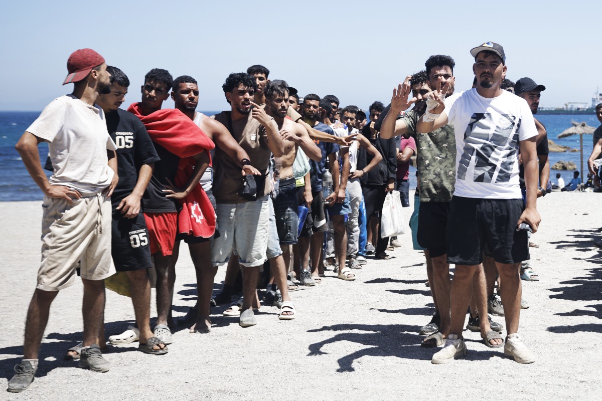 Italia y Portugal despliegan a agentes policiales en el Puerto de Ceuta ante el caos provocado por la invasión migratoria