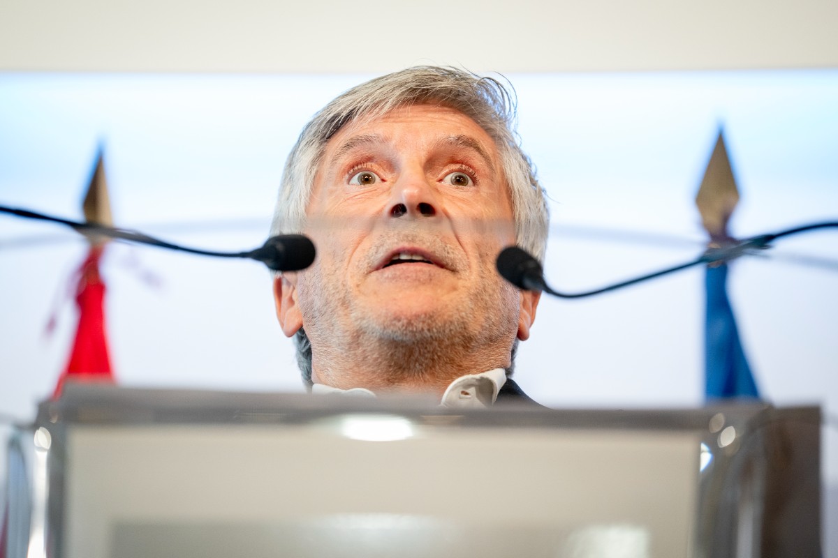 Los servicios de inteligencia achacan el asalto a Ceuta a la negligencia de Marlaska: «Ha sido una puñalada trapera»