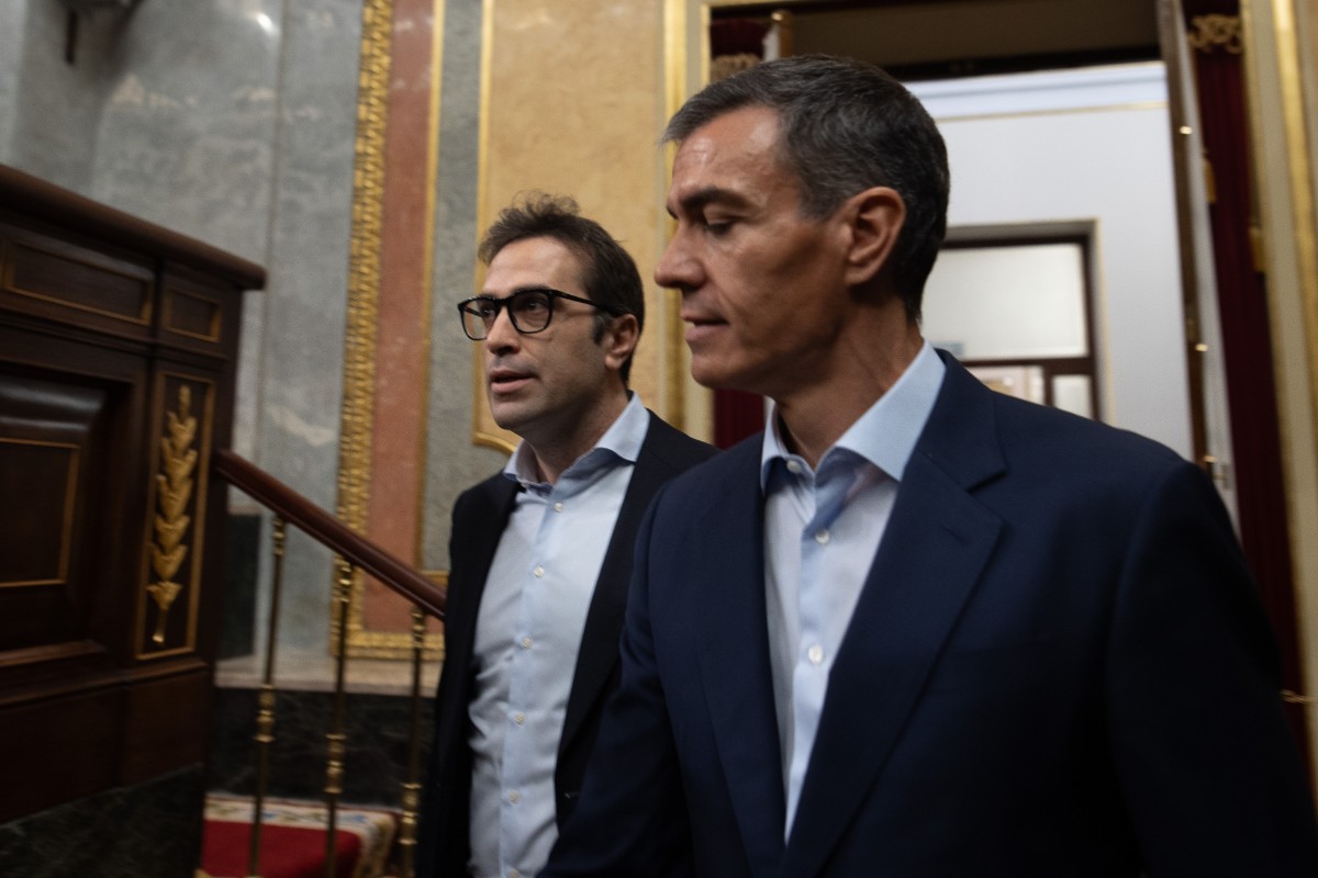 Sánchez, molesto por la «fuga de información», suspende sus vacaciones en Andorra tras resistirse fuertemente a hacerlo