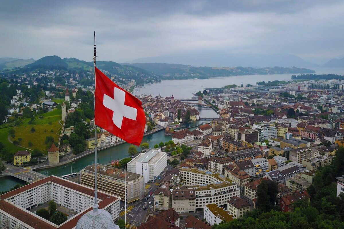 La inmigración magrebí derrumba Suiza: el 80,5% de los solicitantes de asilo del norte de África han sido acusados ​​de uno o más delitos