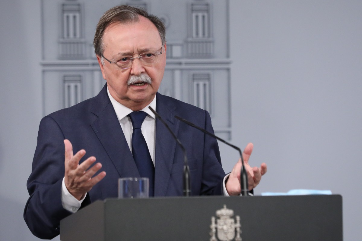 Vivas (PP) accede a abrir dos colegios para menores marroquíes llegados durante la invasión de Ceuta a petición de la ministra Rego