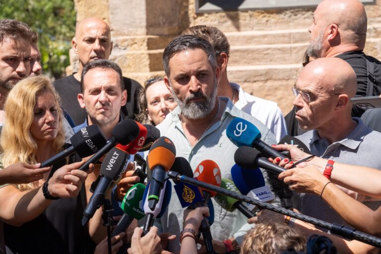 Abascal, desde Ceuta: «Estamos ante una invasión y un acto de guerra promovido por Marruecos y tolerado por Pedro Sánchez»