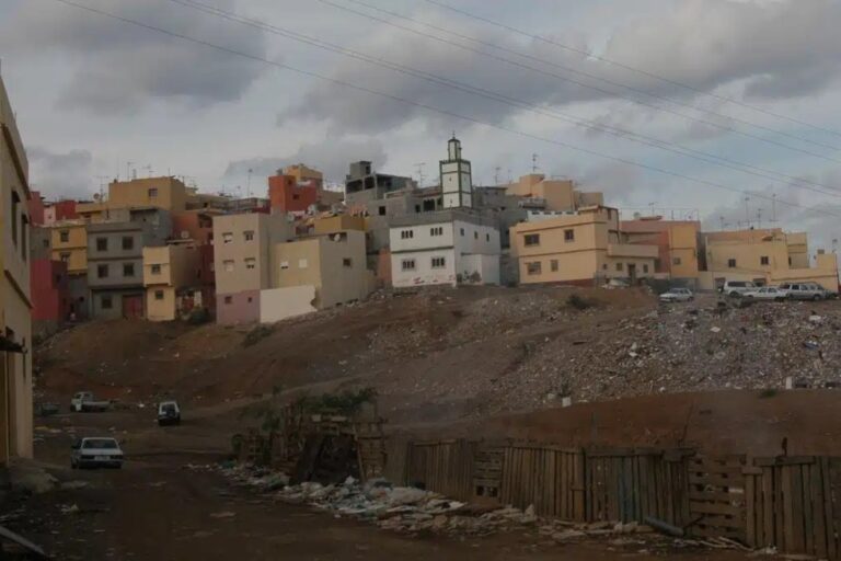 La asociación de vecinos de El Príncipe desmiente al Gobierno y cifra en más de 4.800 los menas que permanecen en la barriada