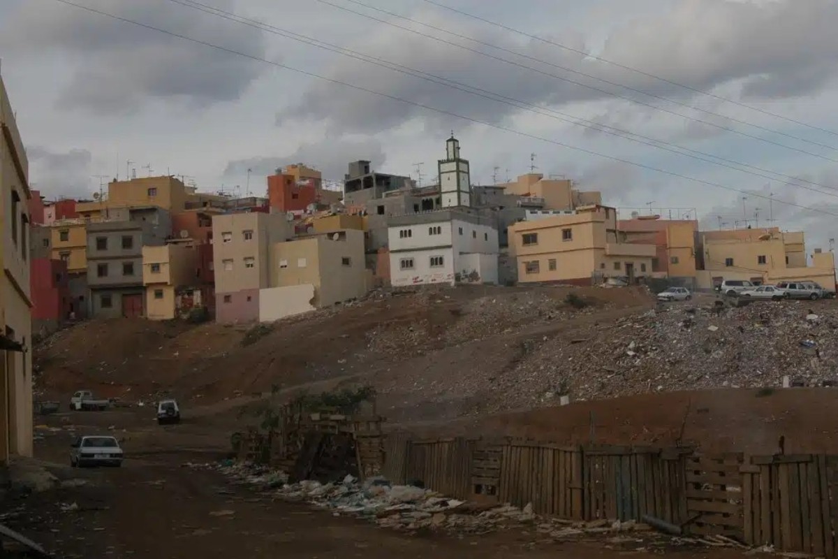 La asociación de vecinos de El Príncipe desmiente al Gobierno y cifra en más de 4.800 los menas que permanecen en la barriada