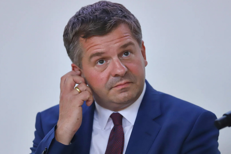 Un alcalde de la CDU pide a sus electores que voten a AfD en las elecciones regionales y les dona 10.000 euros: «Paremos nuestra deriva izquierdista»