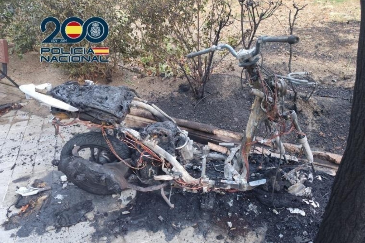 Detenido el responsable de quemar siete coches y motos en Vallecas (Madrid) en los últimos meses