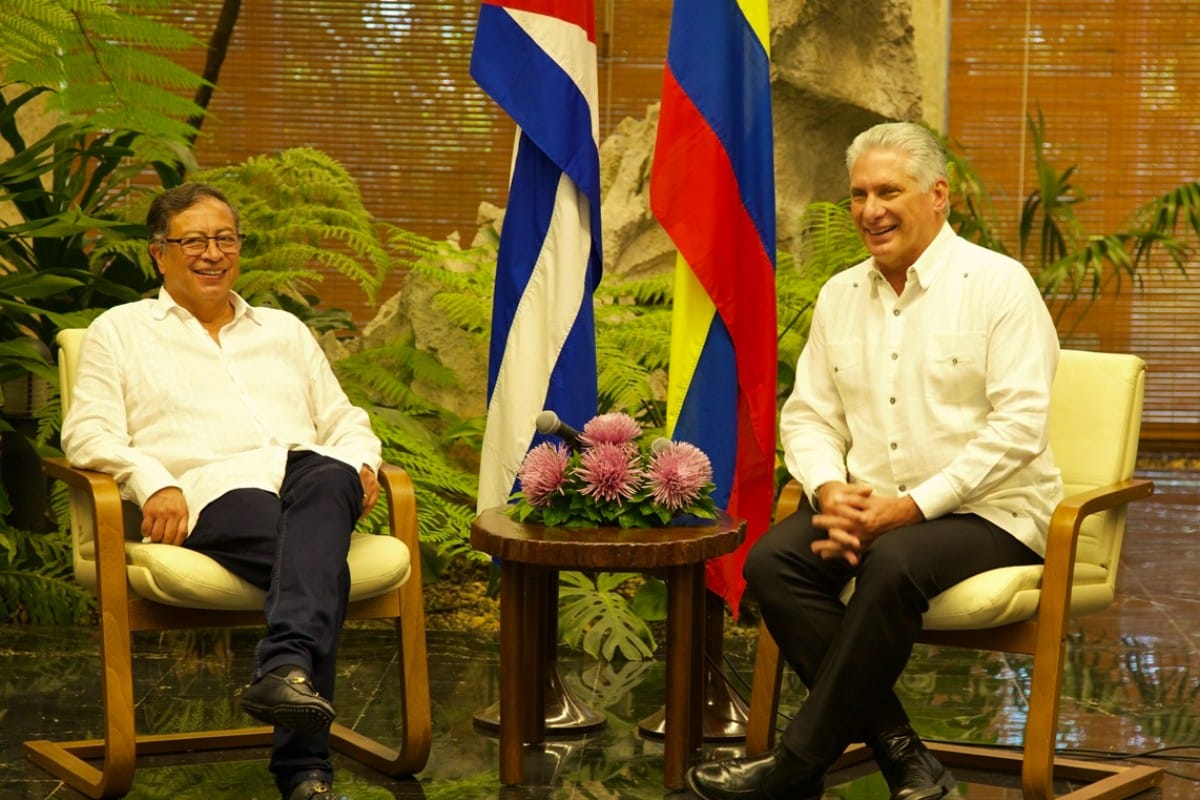 Petro aterriza en Cuba para reunirse con el dictador Díaz-Canel en el marco de su último viaje internacional como presidente de Colombia