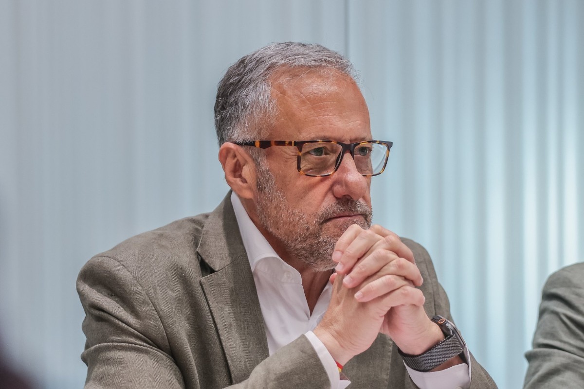El vicepresidente de Castilla y León, Carlos Pollán (VOX), reitera la «oposición frontal» de su Gobierno al reparto de menas de Pedro Sánchez