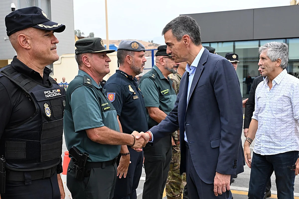 Segunda «dimisión» tras el de la funcionaria cesada por informar del número de invasores: Interior destituye al Guardia Civil que accedió a la información