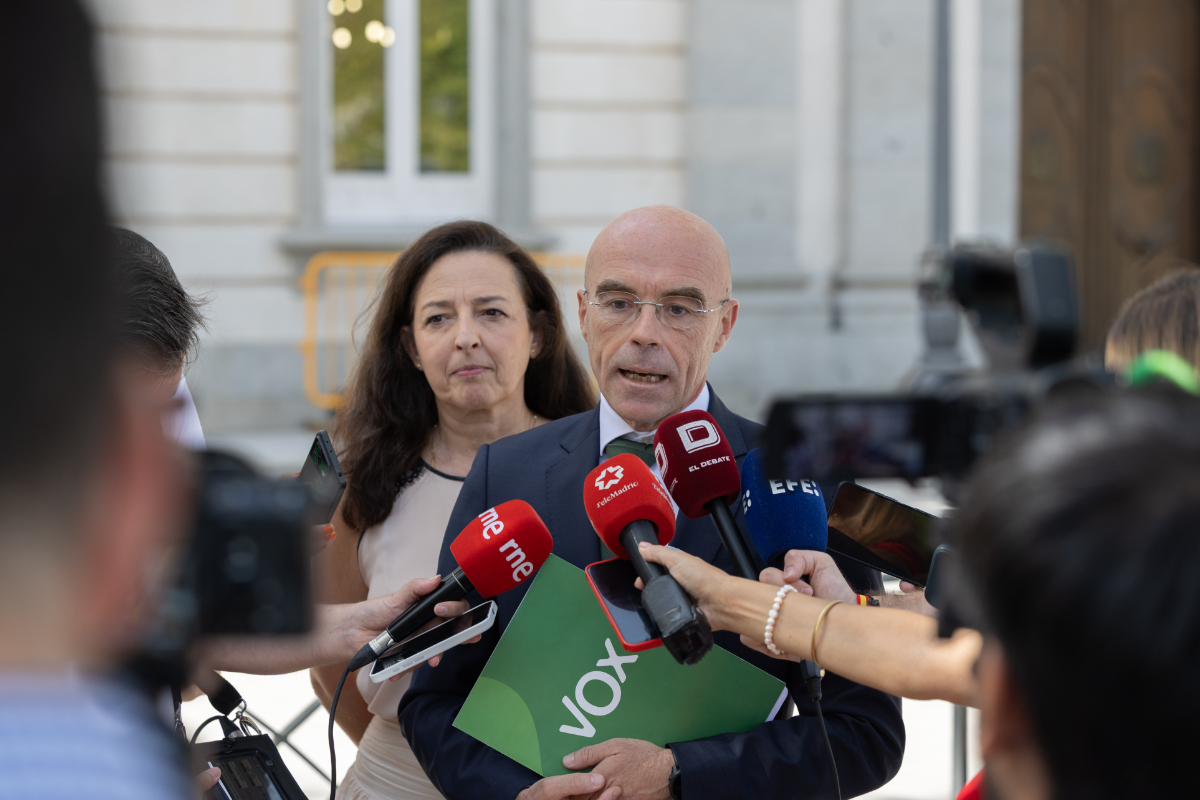 VOX se querella contra Sánchez y Marlaska por prevaricación y colaboración con el terrorismo tras la invasión de Ceuta: «Estamos ante un gobierno lacayo»