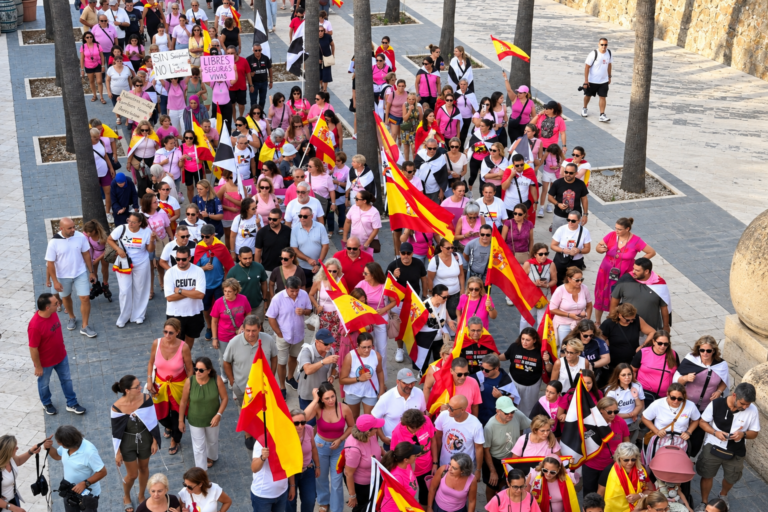 Miles de ceutíes salen a la calle en defensa de las mujeres y las niñas ante las violaciones y la inseguridad causadas por invasores