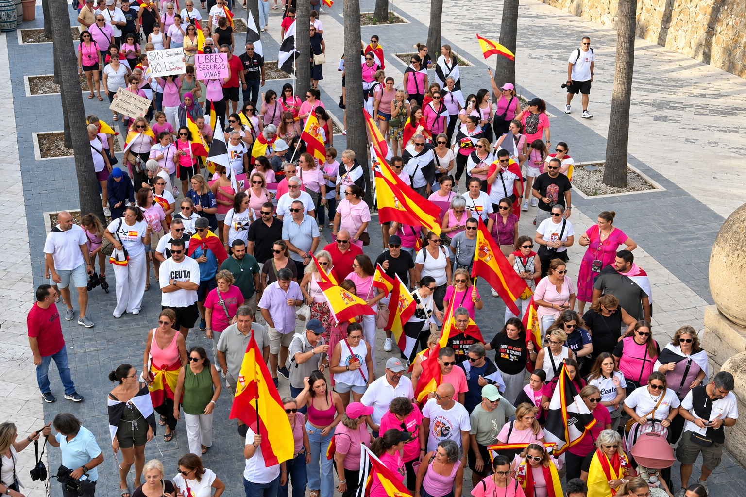 Miles de ceutíes salen a la calle en defensa de las mujeres y las niñas ante las violaciones y la inseguridad causadas por invasores