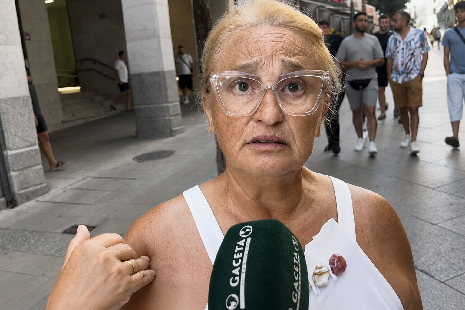 Una mujer ceutí desvela que se ha visto obligada a poner alarmas porque inmigrantes han intentado okuparle la casa tres veces desde la invasión