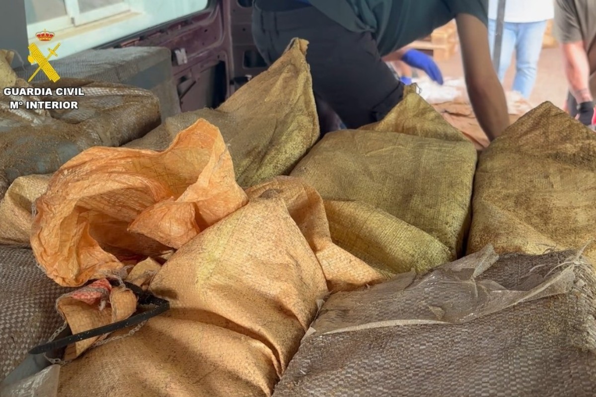 Interceptan una furgoneta con más de 1.200 kilos de cocaína en los alrededores de la ría de Huelva