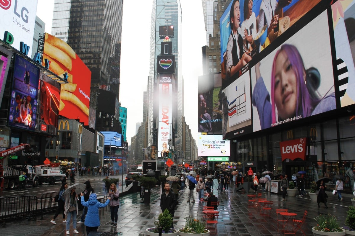 Neutralizada por la Policía una mujer que apuñaló a dos personas en Times Square (Nueva York)
