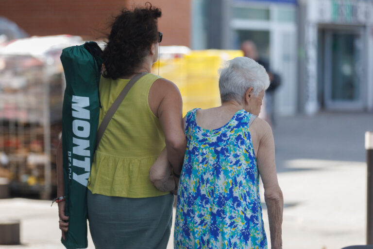 Veinte millones de españoles viven en comunidades con servicios sociales «débiles» o «irrelevantes»