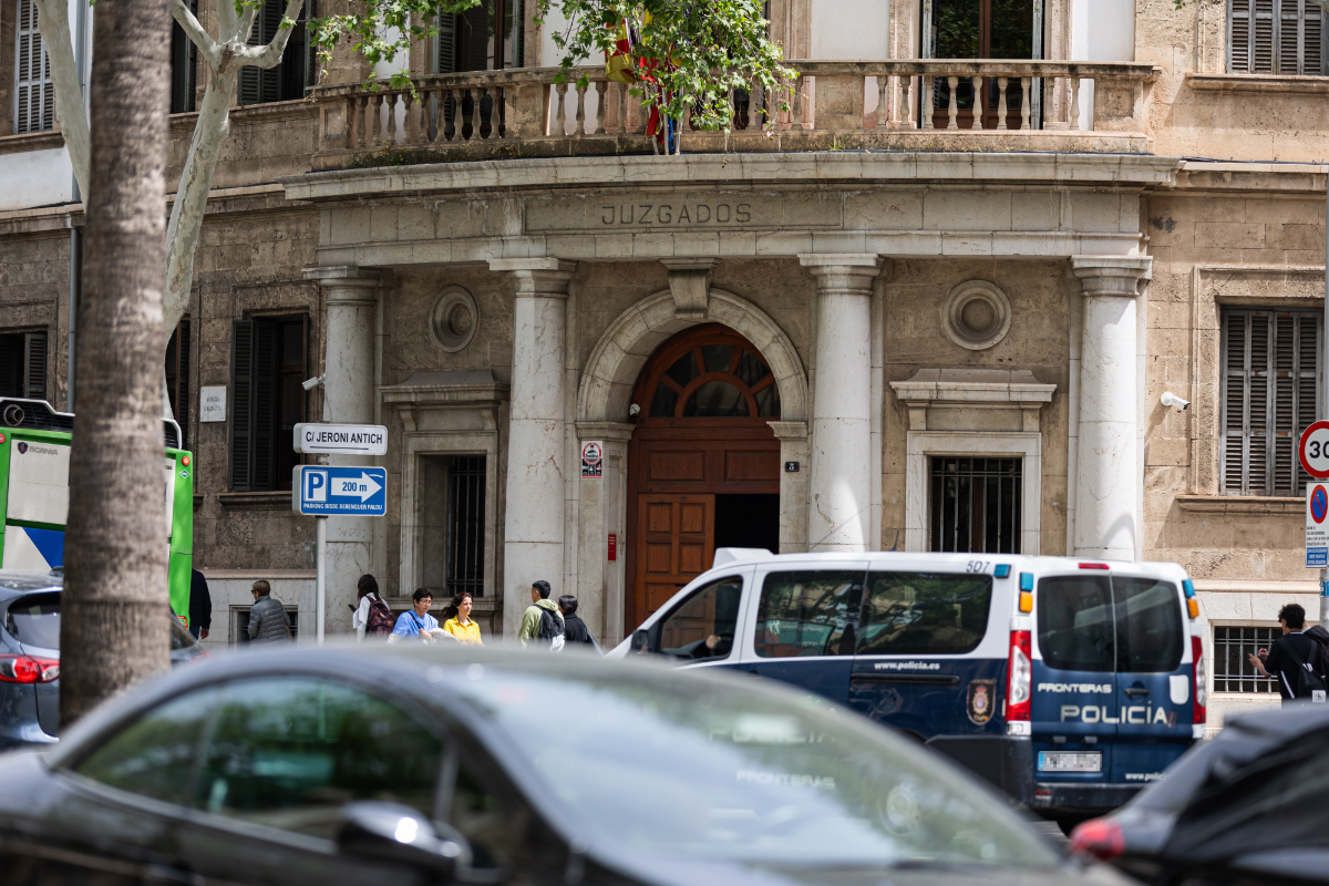 Procesados seis acusados de presentar denuncias falsas de explotación sexual para regularizar a inmigrantes ilegales en Mallorca