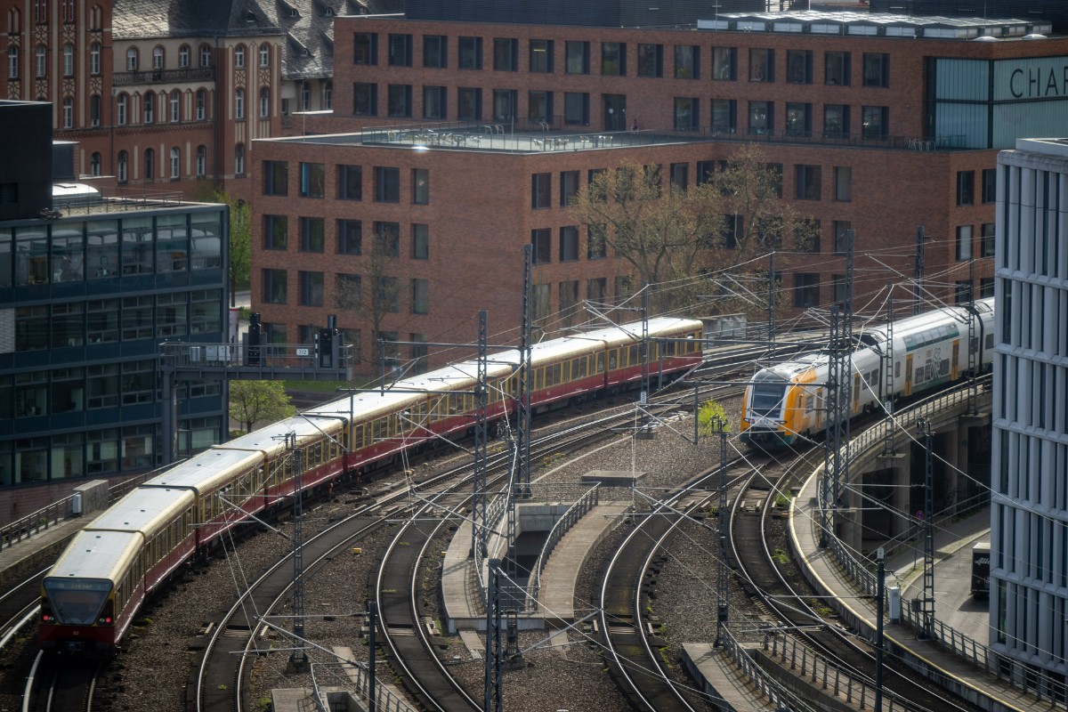 Imputado un inmigrante etíope tras intentar arrancarle un ojo a un menor en una estación de tren de Friburgo (Alemania)