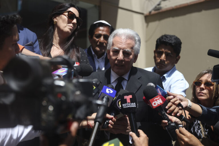 El hijo de Vargas Llosa será el nuevo embajador de Perú en Estados Unidos