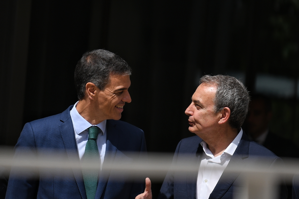 Moncloa asegura que Sánchez mantiene una «relación fluida» con Zapatero pese a su imputación