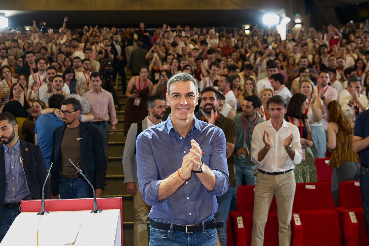 El CIS retrata el granero electoral de Sánchez: sólo el 45,5% de los votantes del PSOE trabaja y el 35,4% cobra una pensión