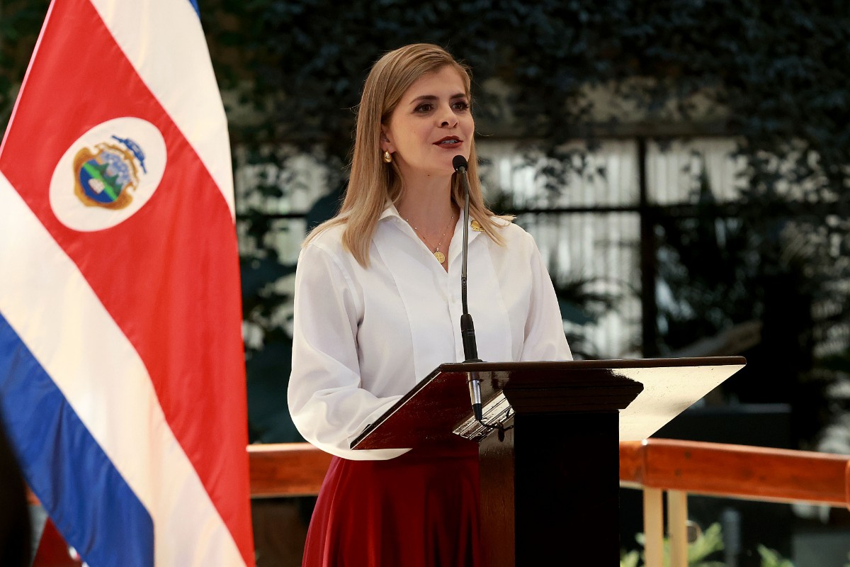 La presidente de Costa Rica asegura que las operaciones terrestres de Trump contra el narcoterrorismo «le harían muy bien» a su país