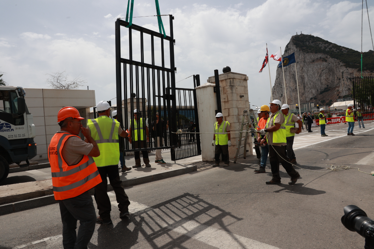 El fin de la Verja transforma el contrabando en Gibraltar: casi 10.000 cajetillas intervenidas en sólo una semana