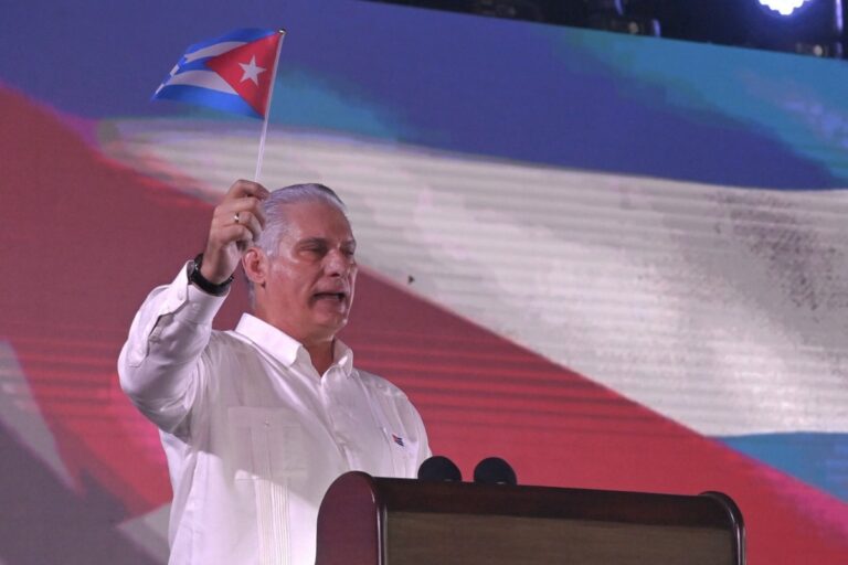 La Administración Trump prepara una posible acción militar contra el régimen comunista de Cuba, según la CBS